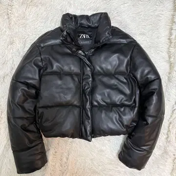 새상품급 ZARA 자라 인조 가죽 숏 기장 S 크롭 기장