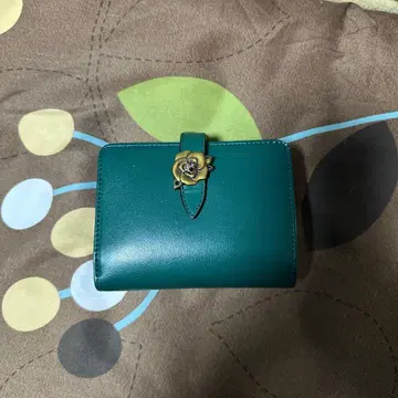 ANNA SUI 그린 가죽 접이식 지갑 장미 장식 포함