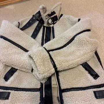 앵그릿 아이보리 플리스 자켓 M