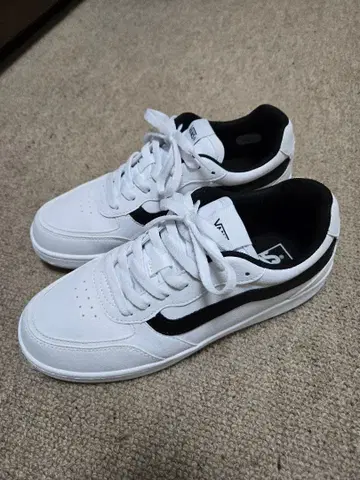 [수회 이용] VANS BRAVO 7H 25.5cm