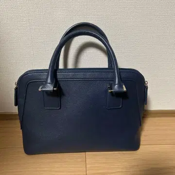 네이비 핸드백 심플한 디자인