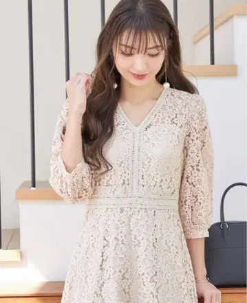 &.Nostalgia 레이스 V넥 원피스 M 아이보리 아름다운 실루엣