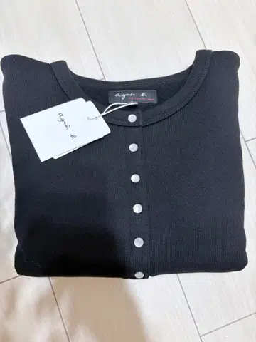 새상품급 에네스베 긴팔 가디건 프레션 'Le Classique'