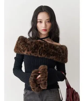 완판템 jouetie 쥬에티 퍼 도킹 오프숄더 니트