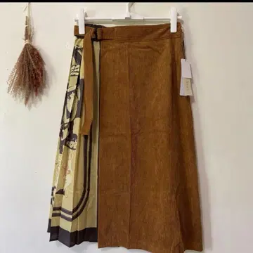 택 포함 새상품 티네스 이소재 도킹 스커트 종아리 기장 코듀로이 38