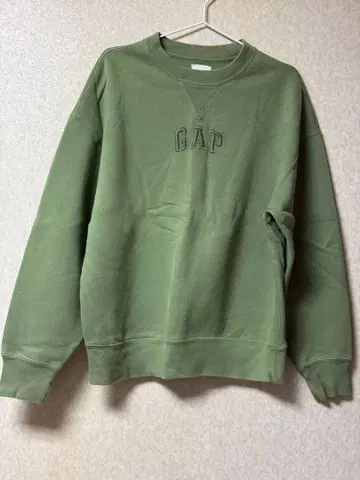 GAP 카키 맨투맨