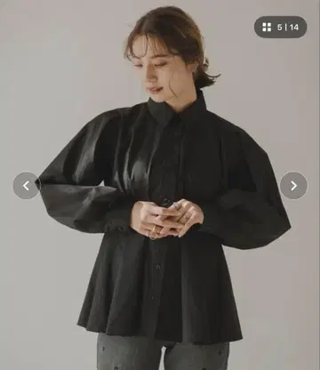 페플럼 벌룬 슬리브 셔츠 (블랙)