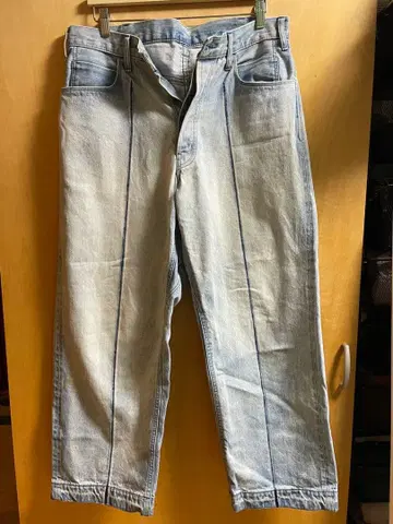 브루나보인 라이트 블루 스트레이트 데님 팬츠