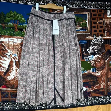 미사용 DRIES VAN NOTEN 플레어 스커트. 사이즈 36