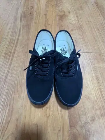 VANS 오센틱 블랙 스웨이드 스니커즈
