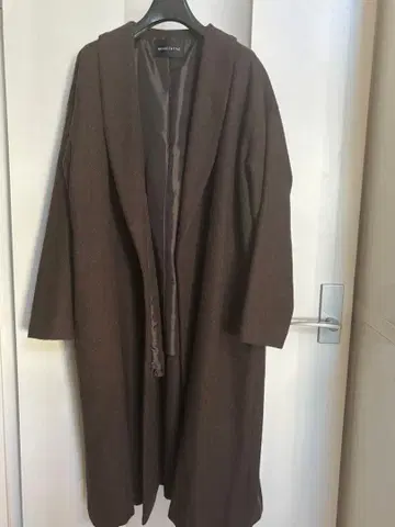 미즈이로 인드 숄카라 롱 코트