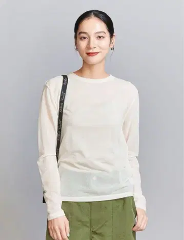 뷰티앤유스 카노코 시어 롱 슬리브 티셔츠