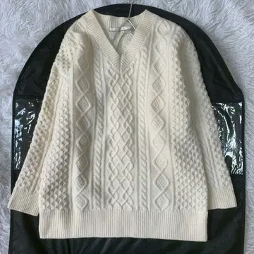 자유구 울 혼방 케이블 니트 풀오버 V넥