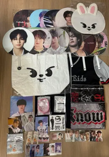 리노 굿즈 묶음 판매 스키즈 어패럴 트레이딩 카드 랜덤 카드 타월 부채