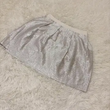 ADORE 스커트 라메 플레어 광택감 페미닌 모드