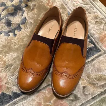 BARCLAY 브라운 가죽 로퍼