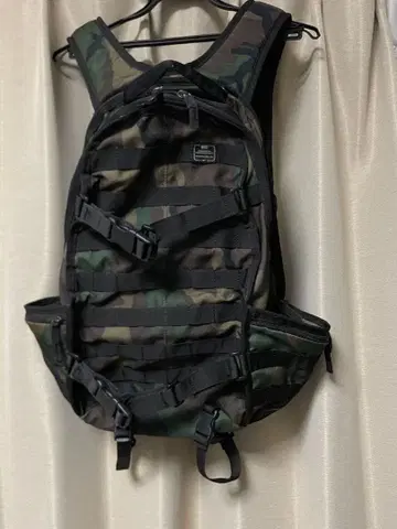 나이키 엔지니어드 백팩 카모플라쥬