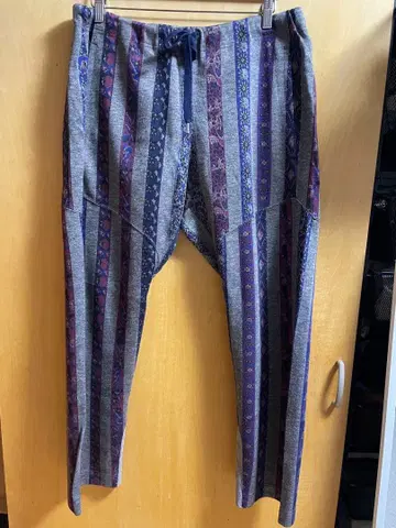 BRU NA BOINNE 크레센트 맨투맨 팬츠