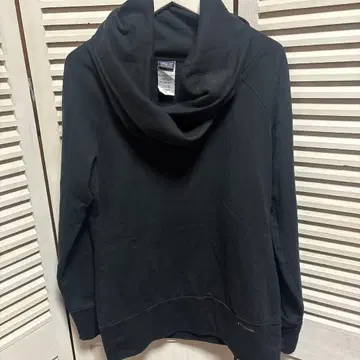 patagonia 블랙 후드 부착 맨투맨