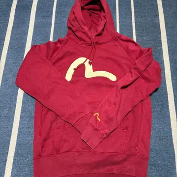 EVISU 빨간색 후드티