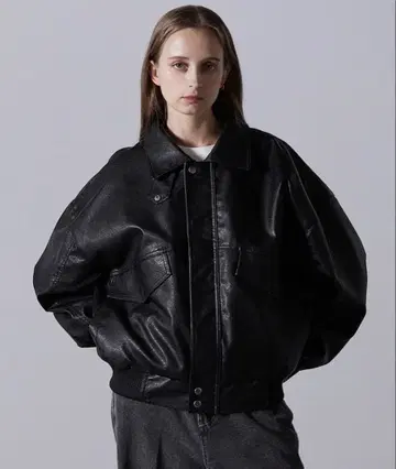 오버 사이즈 블랙 가죽 자켓