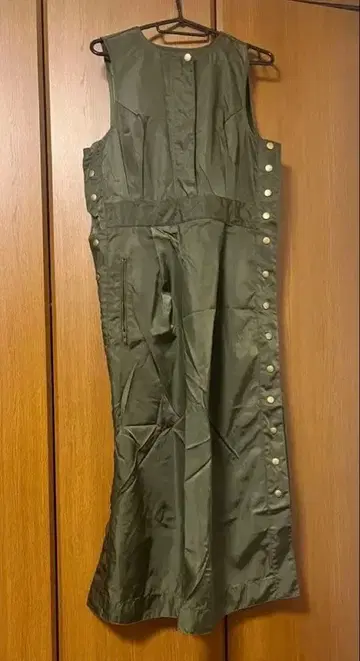 LILDORL 올리브 그린 슬리브리스 롱 원피스