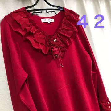 새상품급 가슴 부분 프릴이 멋진 니트 원피스