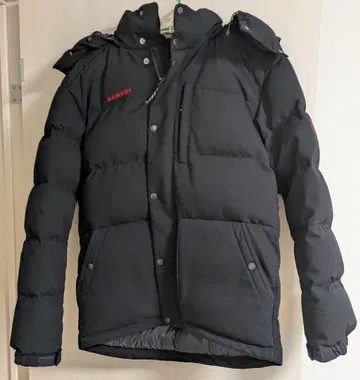MAMMUT 블랙 다운 자켓 L 사이즈