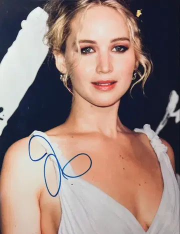 엑스맨 제니퍼 로렌스 친필 사인 사진 행거 게임 o9