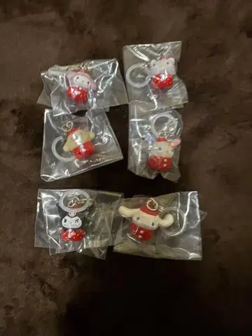 산리오 캐릭터즈 딸기 메지루시 액세서리 가챠 컴플리트