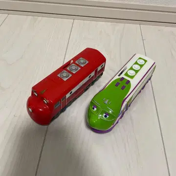 프라레일 빨간색과 그린색 차량 세트