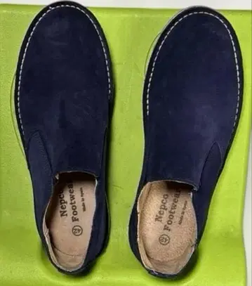 Neocon Footwear (네오콘 풋웨어) 스웨이드 슬립온