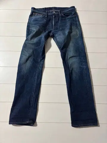 EDWIN 다크 블루 데님 스트레이트 레그