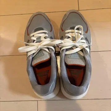 PUMA 그레이 메쉬 스웨이드 스니커즈