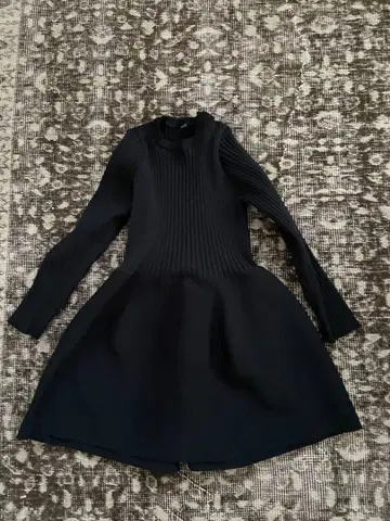 미라 오웬 페플럼 니트