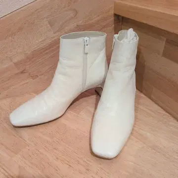 CORSO ROMA 화이트 가죽 스틸레토 숏부츠 37