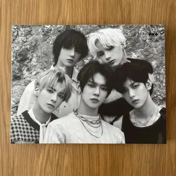 TXT H:OUR 사진집