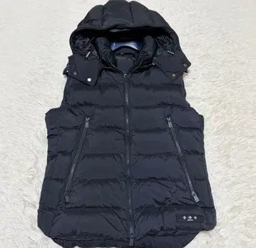 컨디션 최상 최근 모델 타트라스 크로네 다운 베스트 후드 블랙