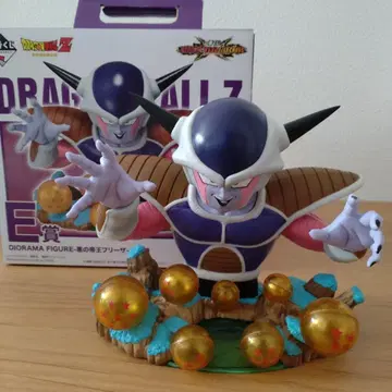 드래곤볼 1번 복권 옴니버스 크로스 E상 프리저 디오라마 피규어