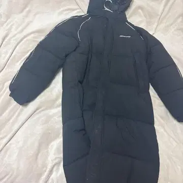 다운 자켓 블랙 후드 부착 new era