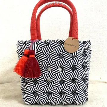 바스켓백 크라프트밴드 돌담 네이비 화이트 스트라이프 빨간 핸들 태슬 포함