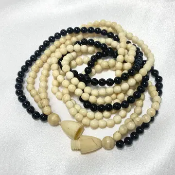 앤티크 블랙 앤 화이트 3단 비즈 목걸이