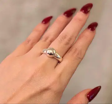 요건 레일 실버 컬러 볼 모티브 반지 16호