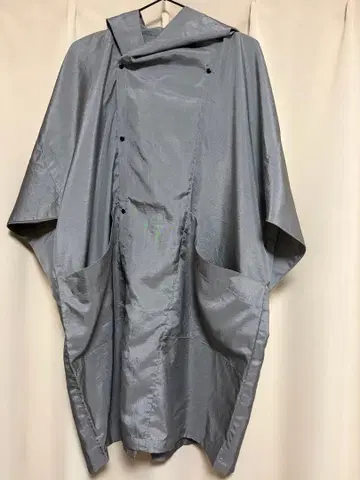 그레이 후드 부착 나일론 자켓