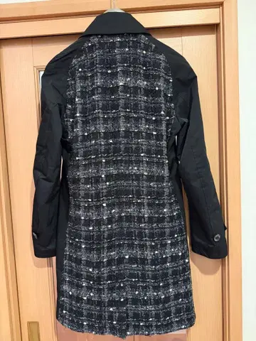 블랙 스텐카라 코트 뒷면 체크