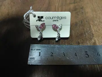 쿠레쥬 멀티 컬러 스톤 귀찌