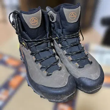 LA SPORTIVA 등산화 GORE-TEX