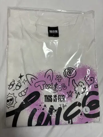 새상품 TWICE THIS IS FOR 화이트 T셔츠 L