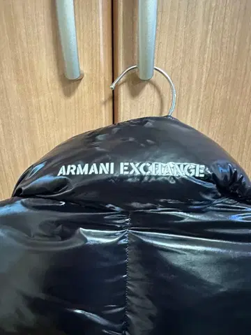 ARMANI EXCHANGE 블랙 다운 자켓