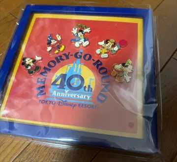 디즈니 리조트 40주년 메모리 고 라운드 핀 배지